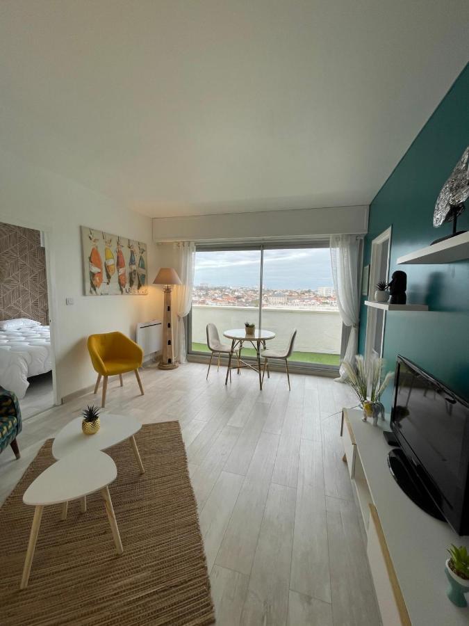 ラ・ロシェルBright Nest - Open View - Residential Areaアパートメント エクステリア 写真