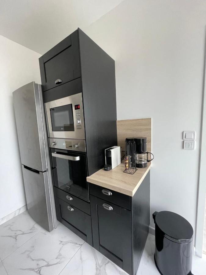 ラ・ロシェルBright Nest - Open View - Residential Areaアパートメント エクステリア 写真
