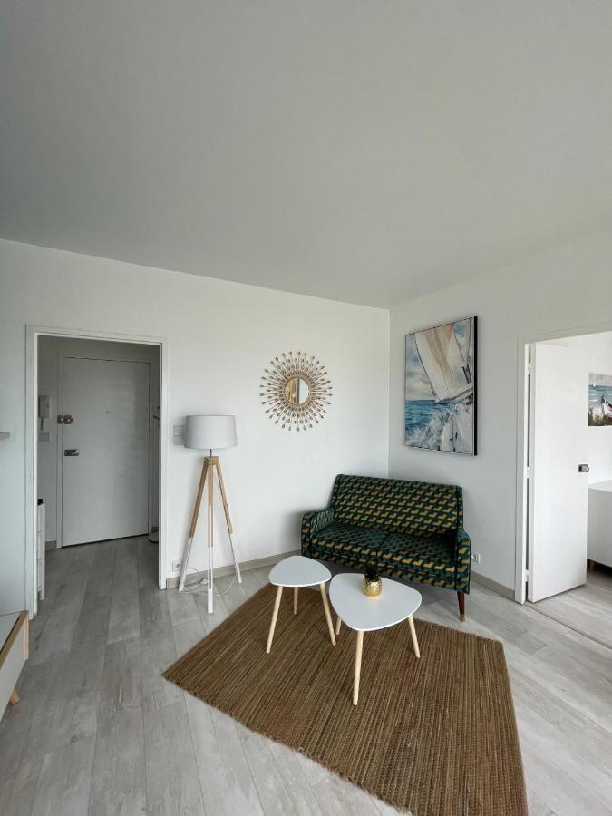 ラ・ロシェルBright Nest - Open View - Residential Areaアパートメント エクステリア 写真